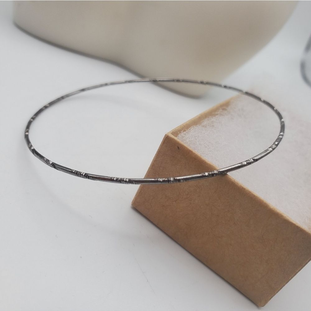 Sparkly thin bracelet